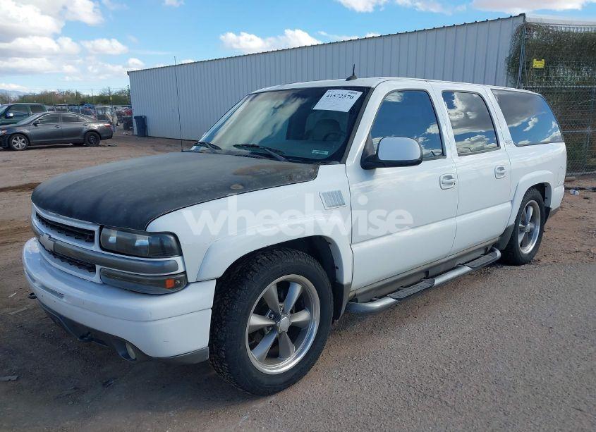 Photo 2 of 2002 Chevrolet Suburban 1500 Z71 (VIN 3GNFK16Z82G296620)