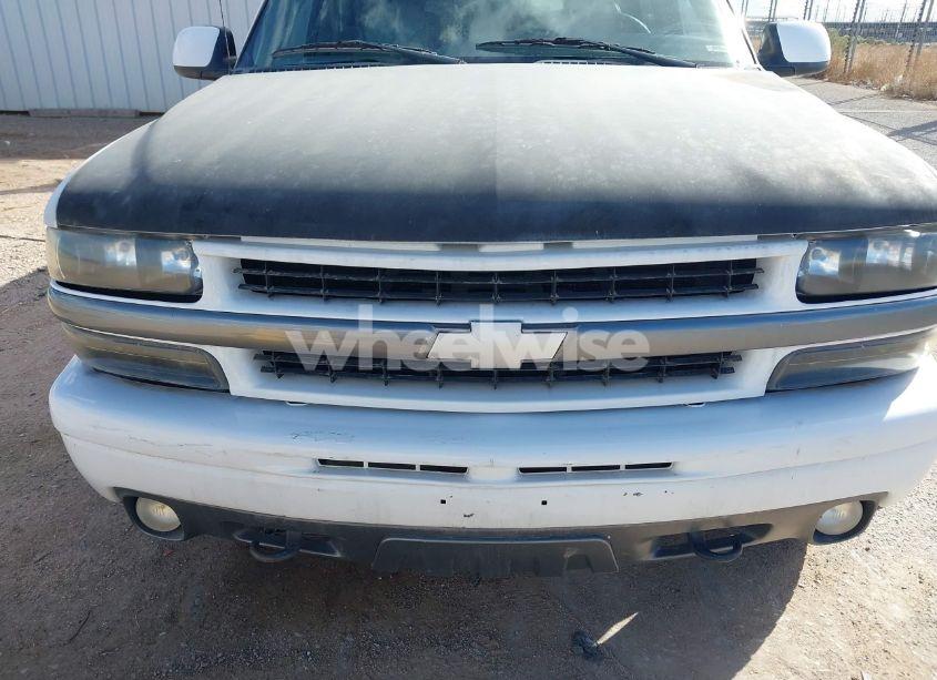 Photo 6 of 2002 Chevrolet Suburban 1500 Z71 (VIN 3GNFK16Z82G296620)