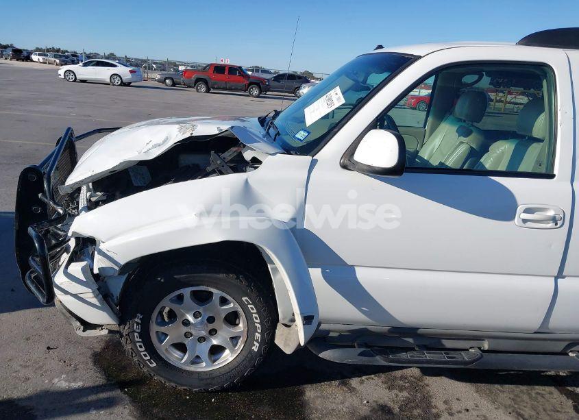Photo 17 of 2003 Chevrolet Suburban 1500 Z71 (VIN 3GNFK16Z83G174955)