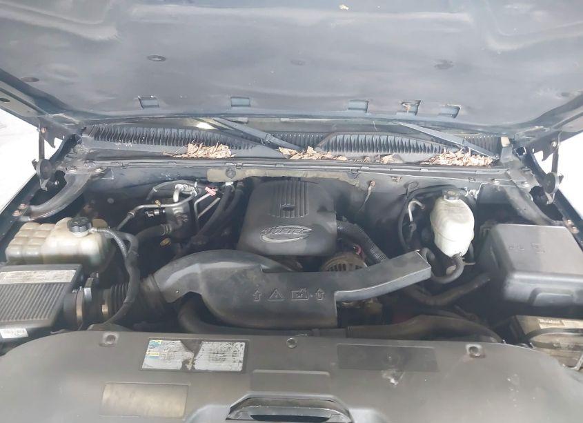 Photo 10 of 2005 Chevrolet Suburban 1500 LT (VIN 3GNFK16Z85G225843)