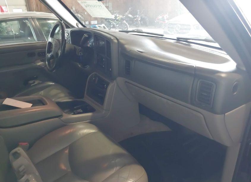 Photo 5 of 2005 Chevrolet Suburban 1500 LT (VIN 3GNFK16Z85G225843)