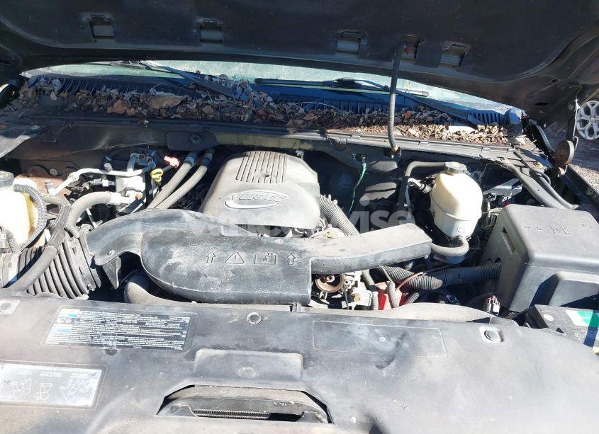 Photo 10 of 2005 Chevrolet Suburban 1500 LS (VIN 3GNFK16Z85G256624)