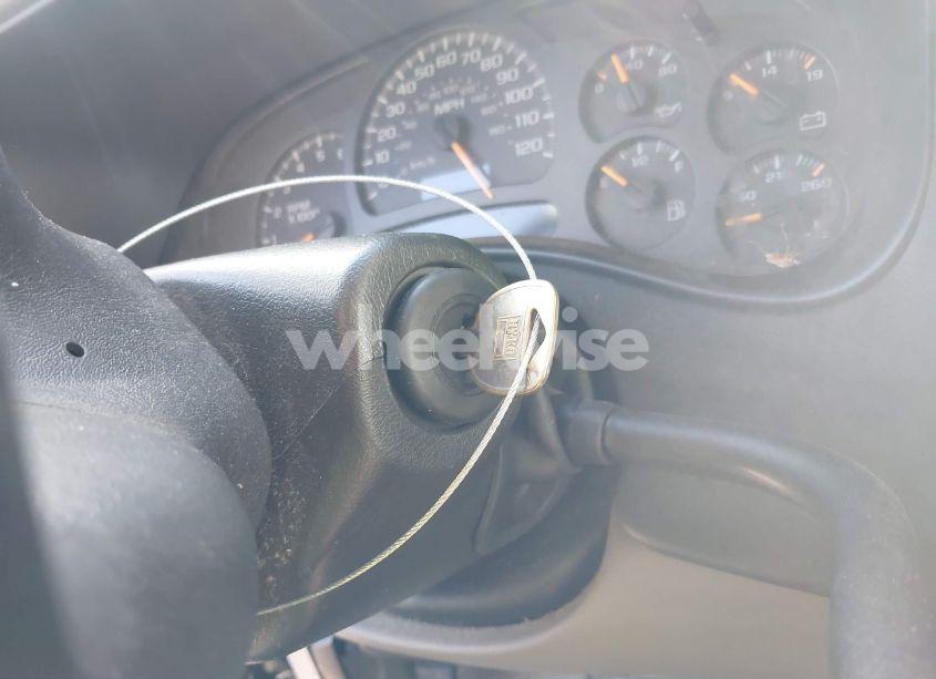 Photo 11 of 2005 Chevrolet Suburban 1500 LS (VIN 3GNFK16Z85G256624)