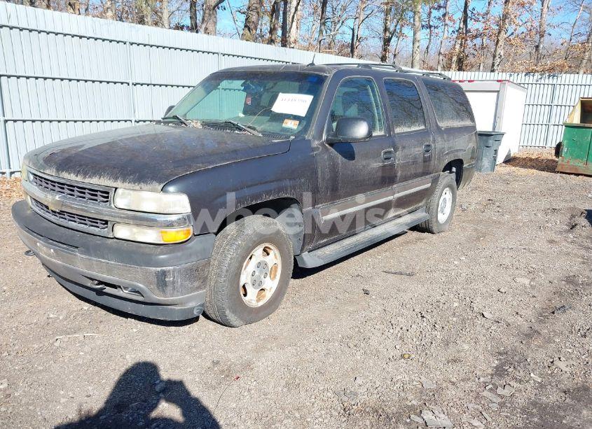 Photo 2 of 2005 Chevrolet Suburban 1500 LS (VIN 3GNFK16Z85G256624)