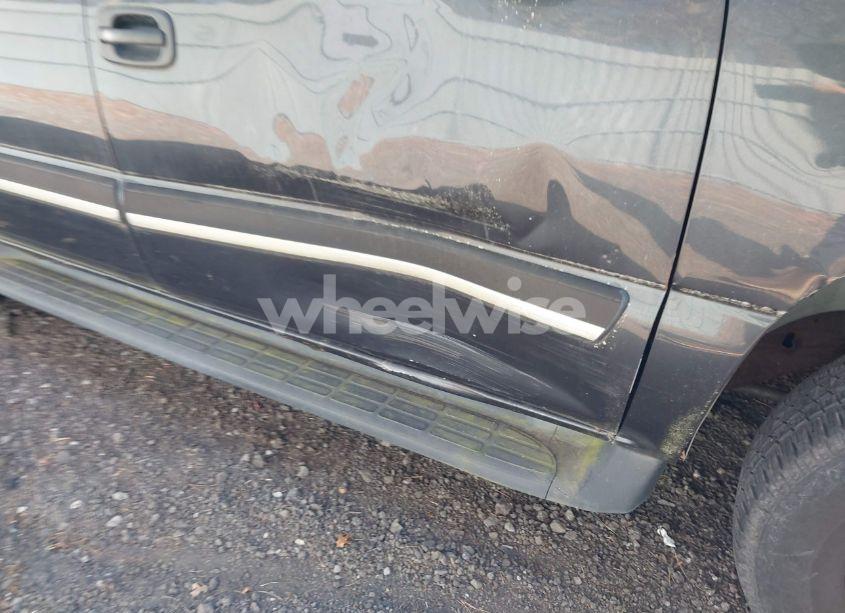 Photo 6 of 2005 Chevrolet Suburban 1500 LS (VIN 3GNFK16Z85G256624)