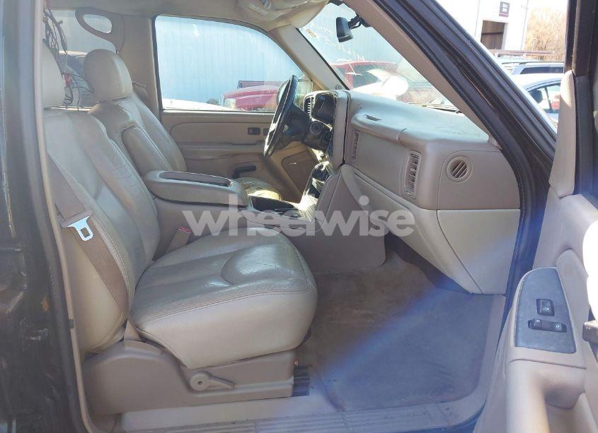 Photo 5 of 2004 Chevrolet Suburban 1500 Z71 (VIN 3GNFK16Z94G128052)