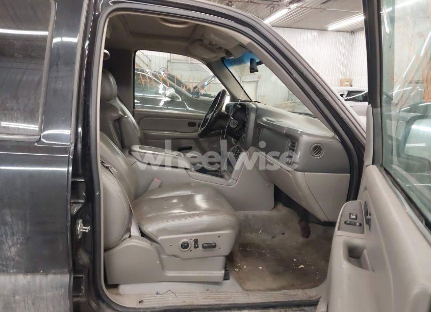 Photo 5 of 2004 Chevrolet Suburban 1500 Z71 (VIN 3GNFK16Z94G288951)