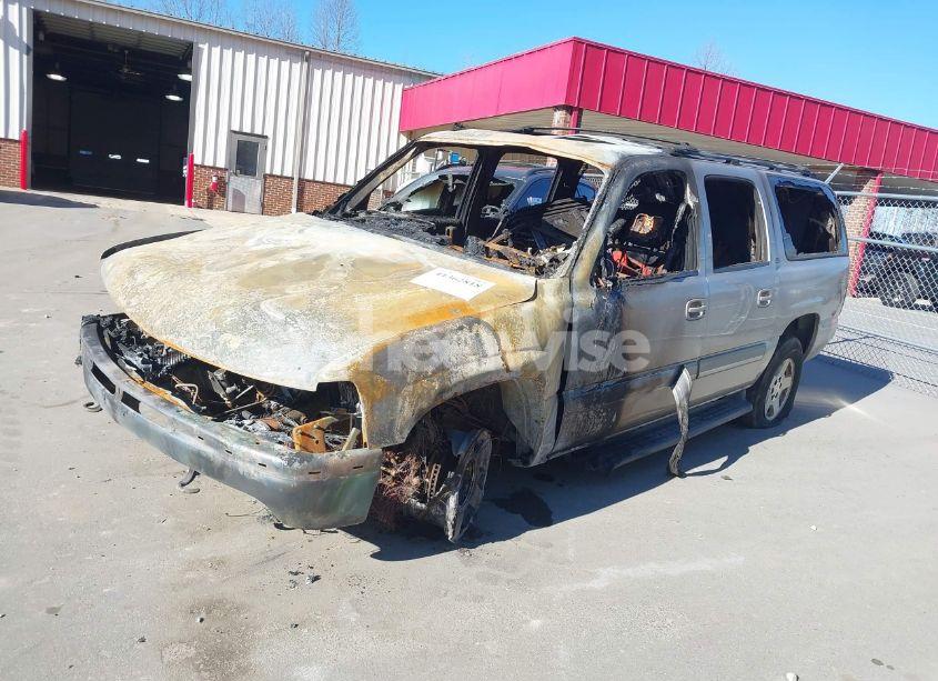 Photo 2 of 2005 Chevrolet Suburban 1500 LT (VIN 3GNFK16Z95G137707)
