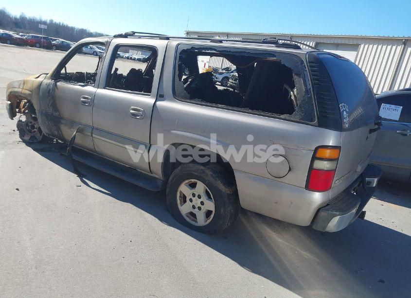 Photo 3 of 2005 Chevrolet Suburban 1500 LT (VIN 3GNFK16Z95G137707)