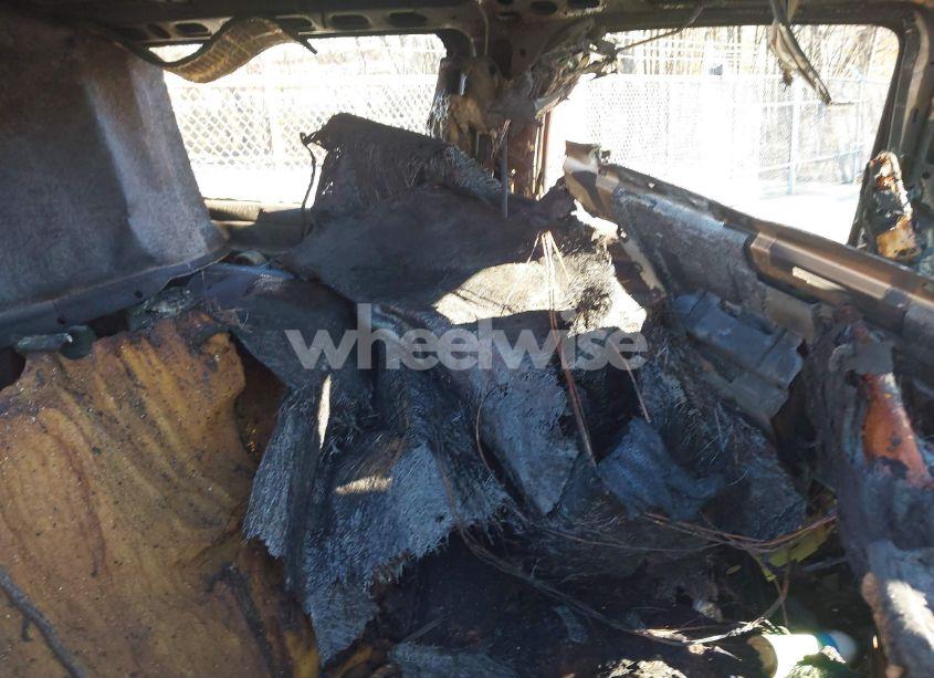 Photo 8 of 2005 Chevrolet Suburban 1500 LT (VIN 3GNFK16Z95G137707)