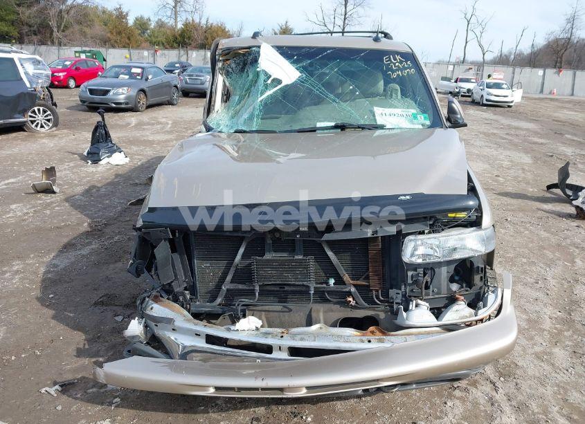 Photo 10 of 2005 Chevrolet Suburban 1500 LT (VIN 3GNFK16Z95G159688)