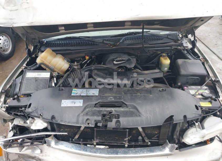 Photo 10 of 2002 Chevrolet Suburban 1500 LT (VIN 3GNFK16ZX2G278927)