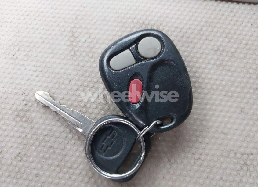 Photo 11 of 2002 Chevrolet Suburban 1500 LT (VIN 3GNFK16ZX2G278927)