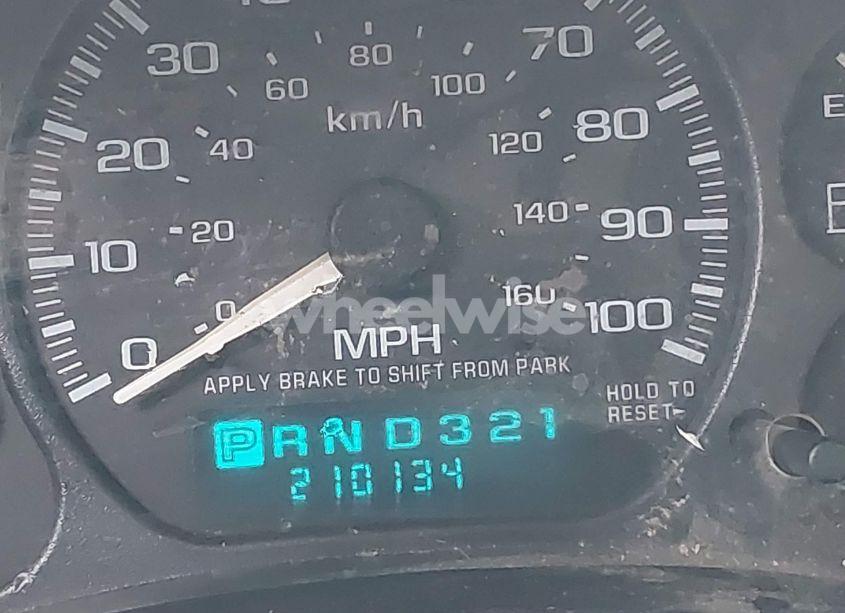 Photo 15 of 2002 Chevrolet Suburban 1500 LT (VIN 3GNFK16ZX2G278927)