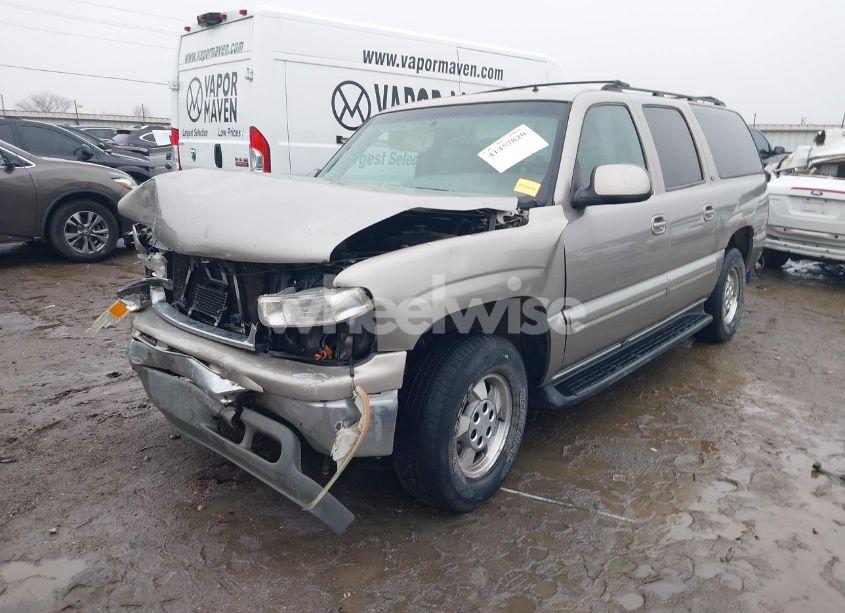Photo 2 of 2002 Chevrolet Suburban 1500 LT (VIN 3GNFK16ZX2G278927)