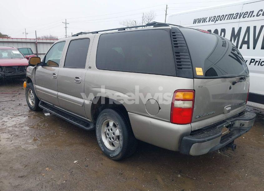 Photo 3 of 2002 Chevrolet Suburban 1500 LT (VIN 3GNFK16ZX2G278927)