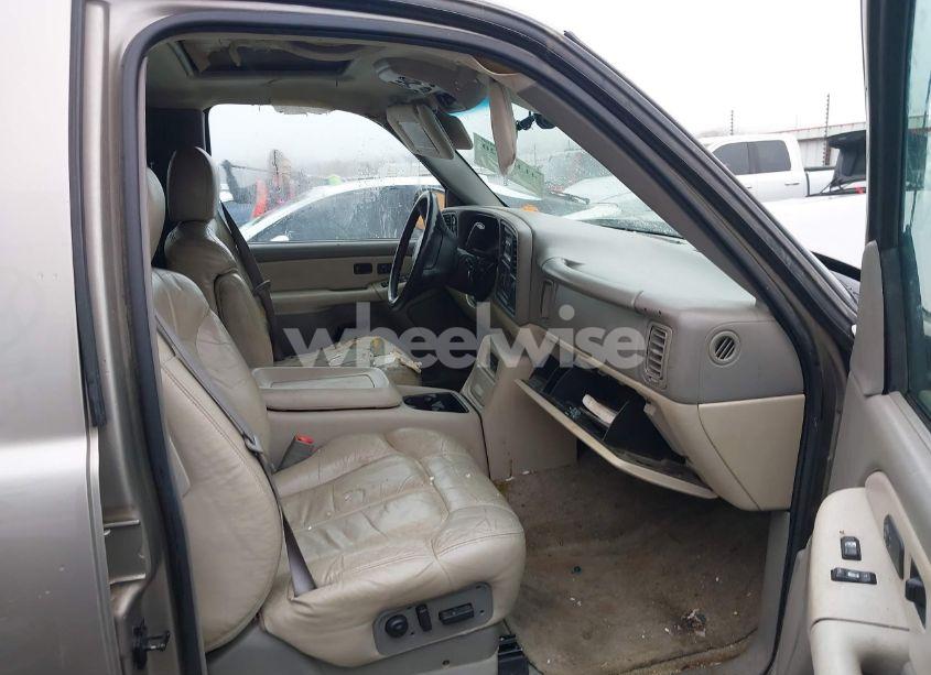 Photo 5 of 2002 Chevrolet Suburban 1500 LT (VIN 3GNFK16ZX2G278927)