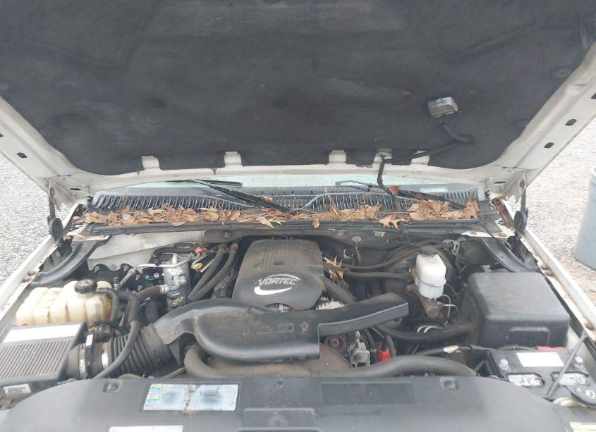 Photo 10 of 2002 Chevrolet Suburban 1500 LT (VIN 3GNFK16ZX2G354730)