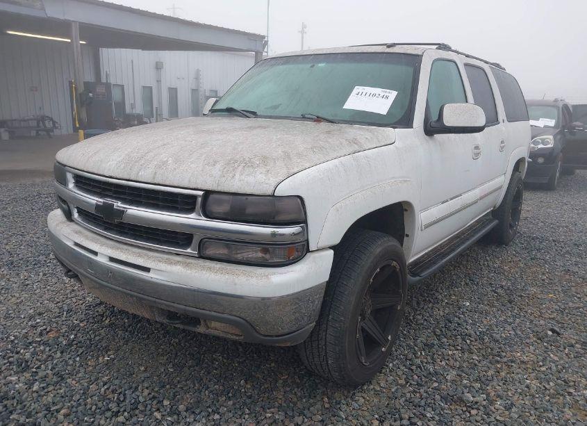 Photo 2 of 2002 Chevrolet Suburban 1500 LT (VIN 3GNFK16ZX2G354730)