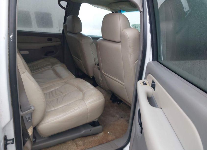 Photo 8 of 2002 Chevrolet Suburban 1500 LT (VIN 3GNFK16ZX2G354730)