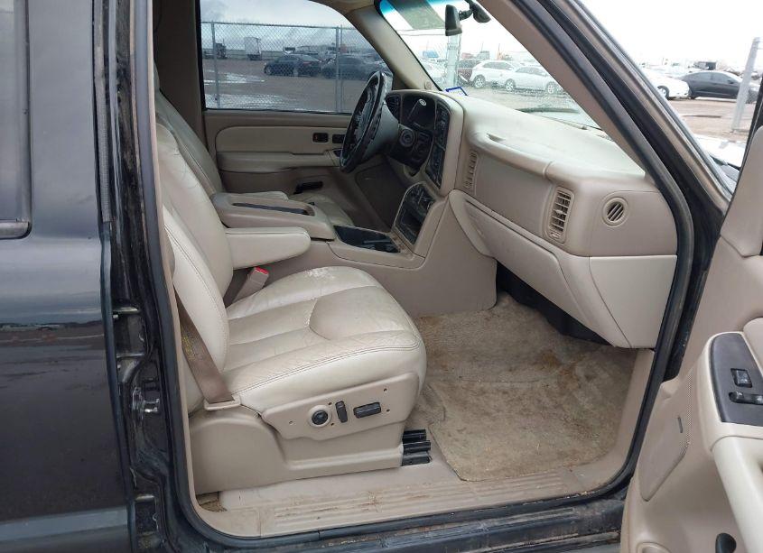 Photo 5 of 2003 Chevrolet Suburban 1500 Z71 (VIN 3GNFK16ZX3G182345)