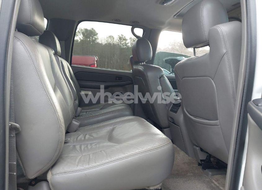 Photo 8 of 2003 Chevrolet Suburban 1500 Z71 (VIN 3GNFK16ZX3G201511)