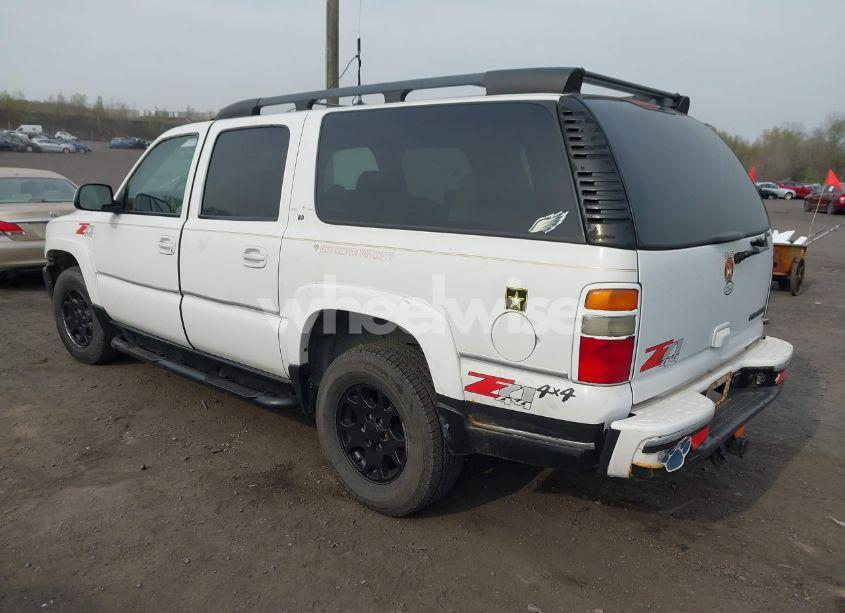 Photo 3 of 2004 Chevrolet Suburban 1500 Z71 (VIN 3GNFK16ZX4G103404)