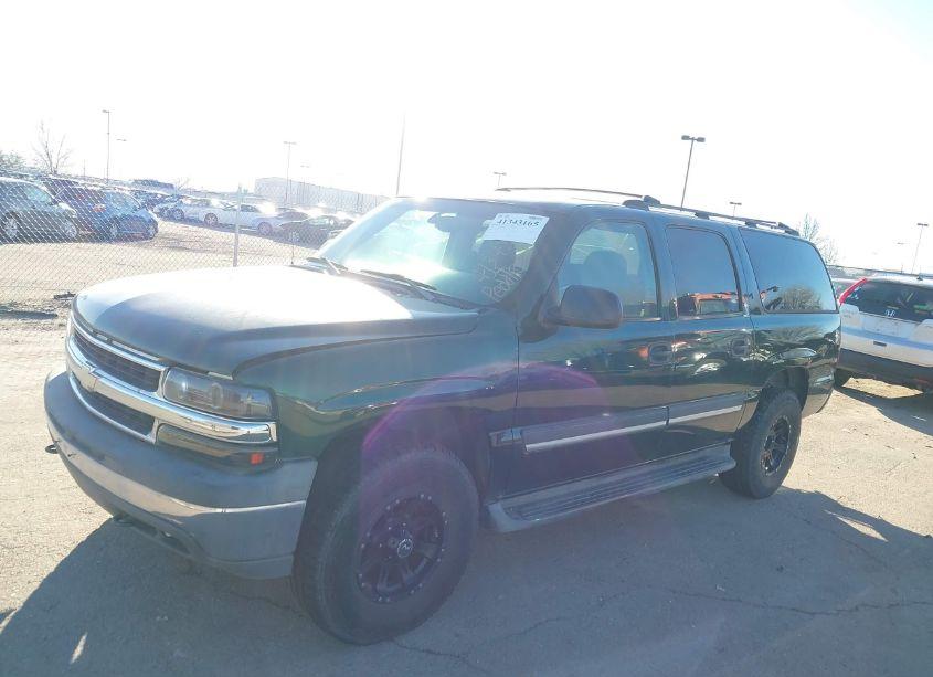 Photo 2 of 2004 Chevrolet Suburban 1500 LS (VIN 3GNFK16ZX4G275304)
