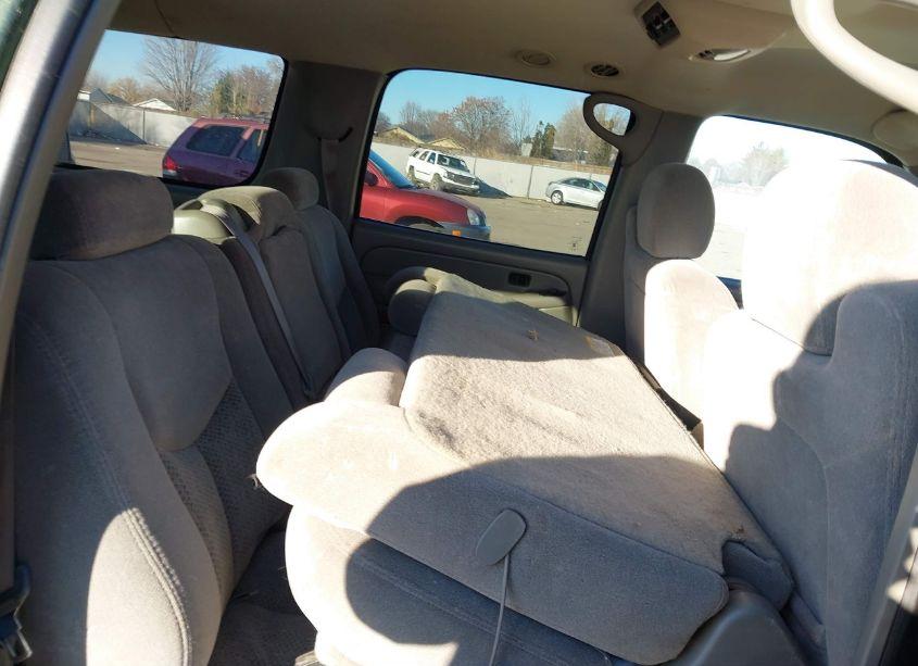 Photo 8 of 2004 Chevrolet Suburban 1500 LS (VIN 3GNFK16ZX4G275304)