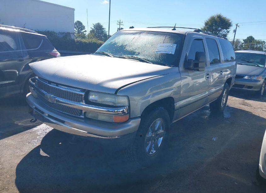 Photo 2 of 2005 Chevrolet Suburban 1500 LT (VIN 3GNFK16ZX5G226055)