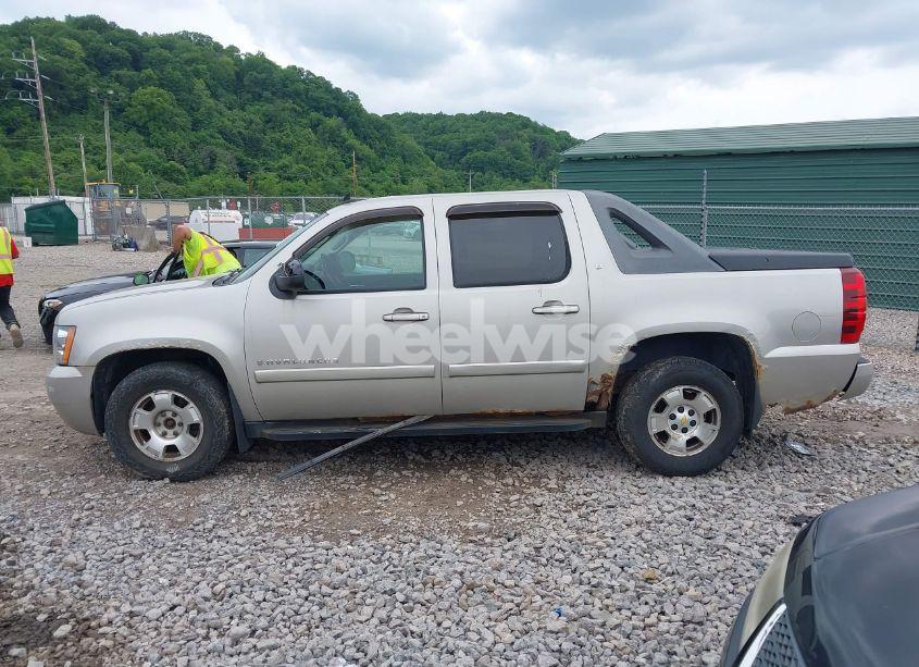 Photo 14 of 2009 Chevrolet Avalanche 1500 LT2 (VIN 3GNFK22019G174057)