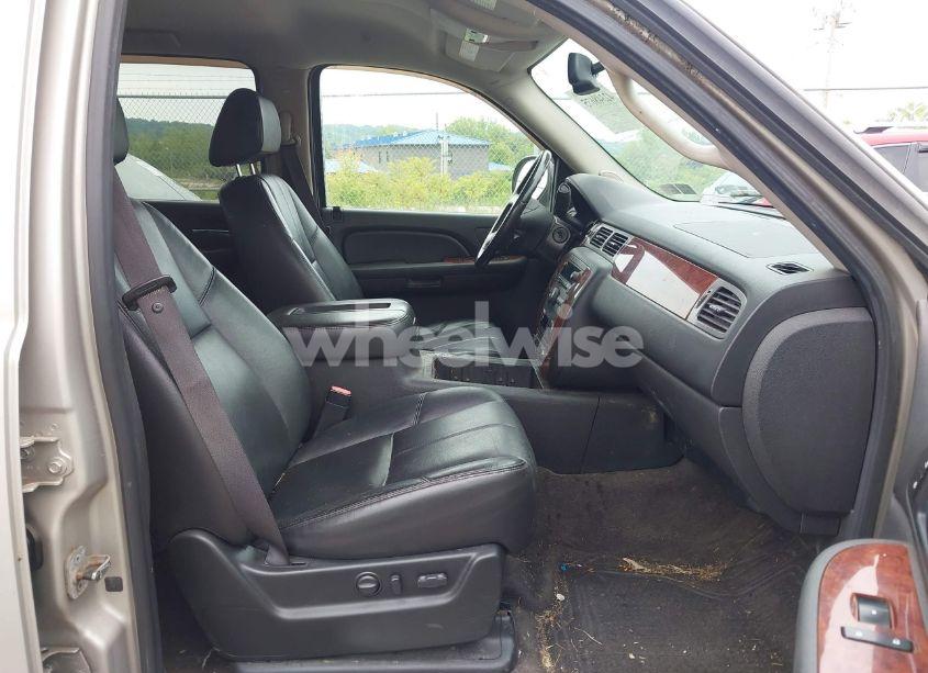 Photo 5 of 2009 Chevrolet Avalanche 1500 LT2 (VIN 3GNFK22019G174057)