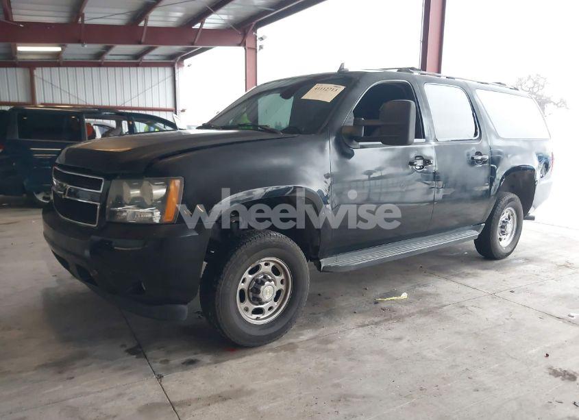 Photo 2 of 2007 Chevrolet Suburban 2500 LT (VIN 3GNGC26K67G190541)