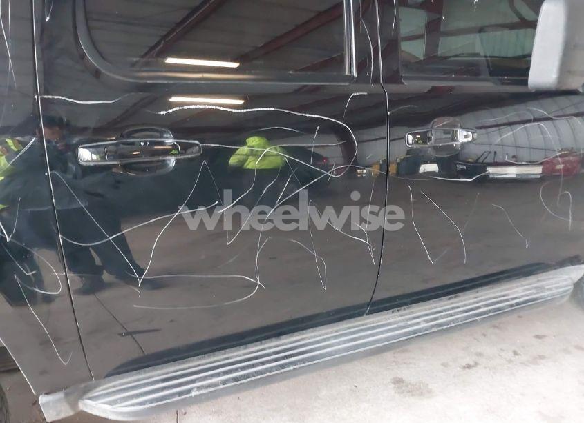 Photo 6 of 2007 Chevrolet Suburban 2500 LT (VIN 3GNGC26K67G190541)