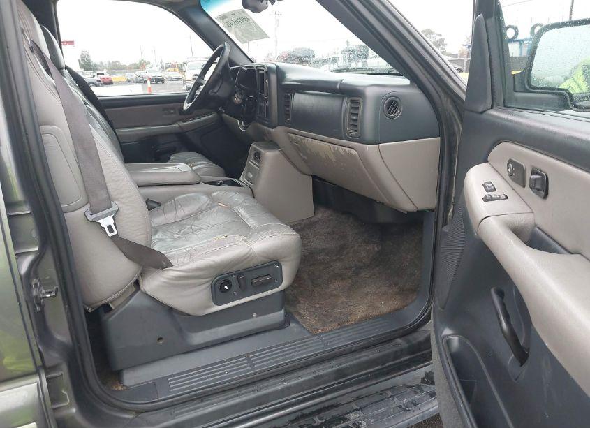 Photo 5 of 2001 Chevrolet Suburban 2500 LT (VIN 3GNGC26U51G199109)