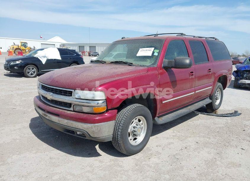 Photo 2 of 2004 Chevrolet Suburban 2500 LT (VIN 3GNGC26U54G192228)