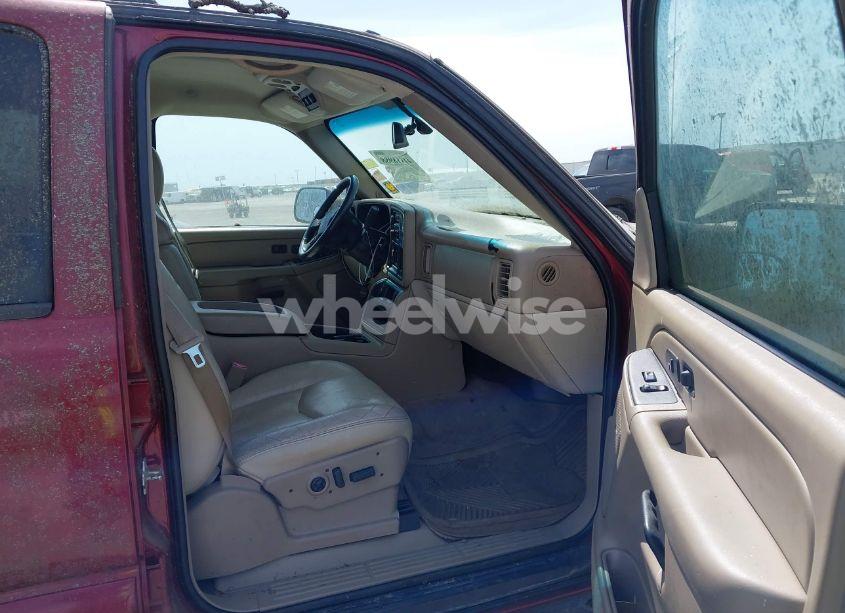 Photo 5 of 2004 Chevrolet Suburban 2500 LT (VIN 3GNGC26U54G192228)