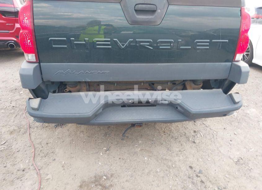 Photo 6 of 2002 Chevrolet Avalanche 2500 (VIN 3GNGK23G02G245206)