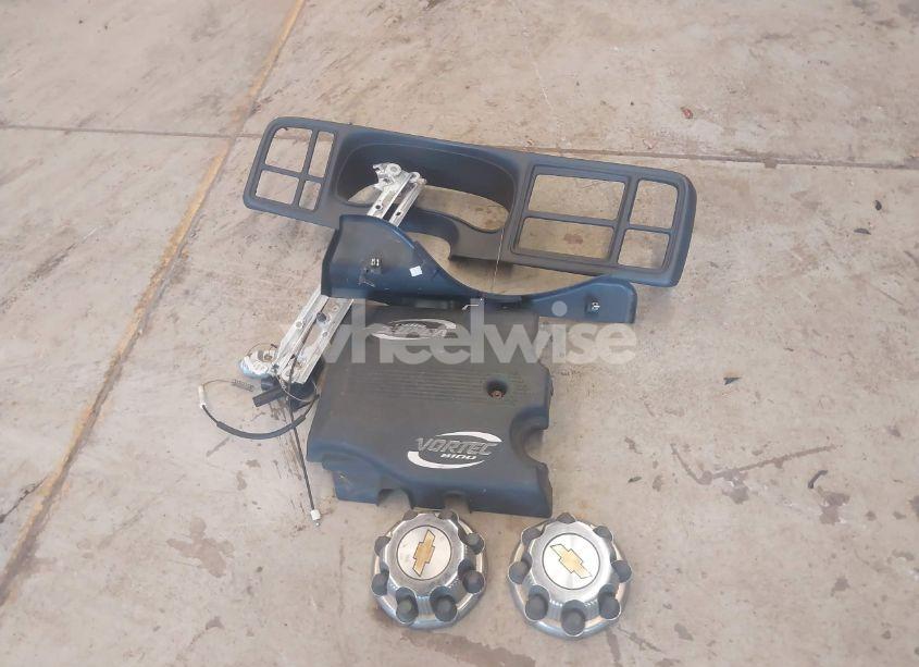 Photo 12 of 2002 Chevrolet Avalanche 2500 (VIN 3GNGK23G12G155093)