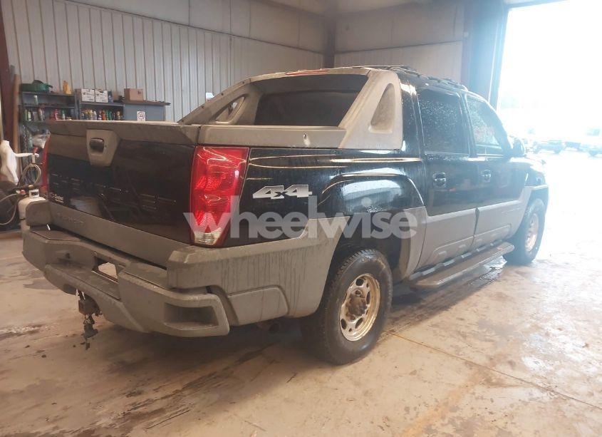 Photo 4 of 2002 Chevrolet Avalanche 2500 (VIN 3GNGK23G12G155093)