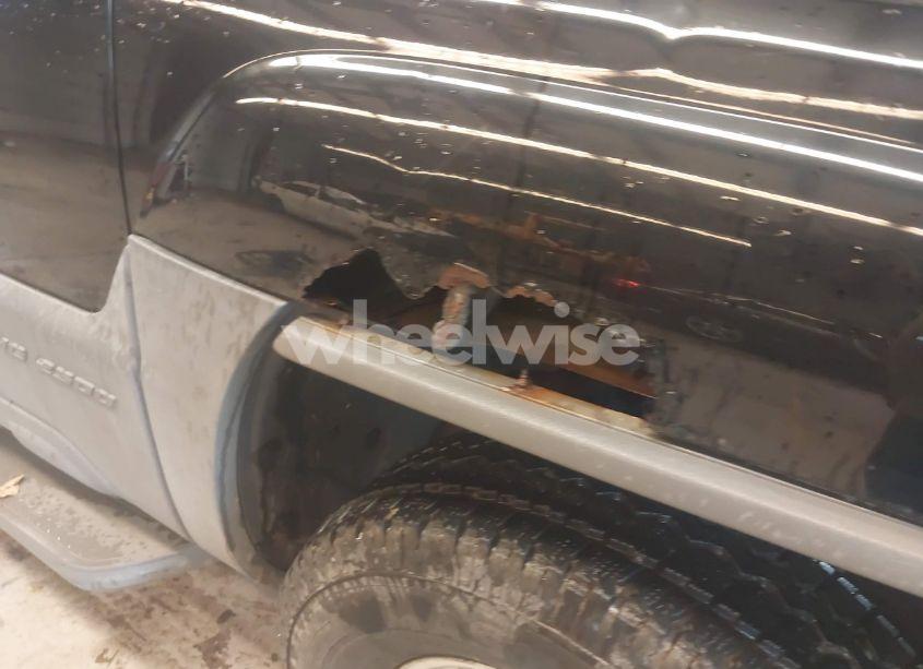 Photo 6 of 2002 Chevrolet Avalanche 2500 (VIN 3GNGK23G12G155093)