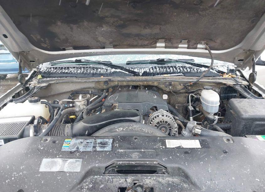 Photo 10 of 2003 Chevrolet Suburban 2500 LT (VIN 3GNGK26G23G227111)