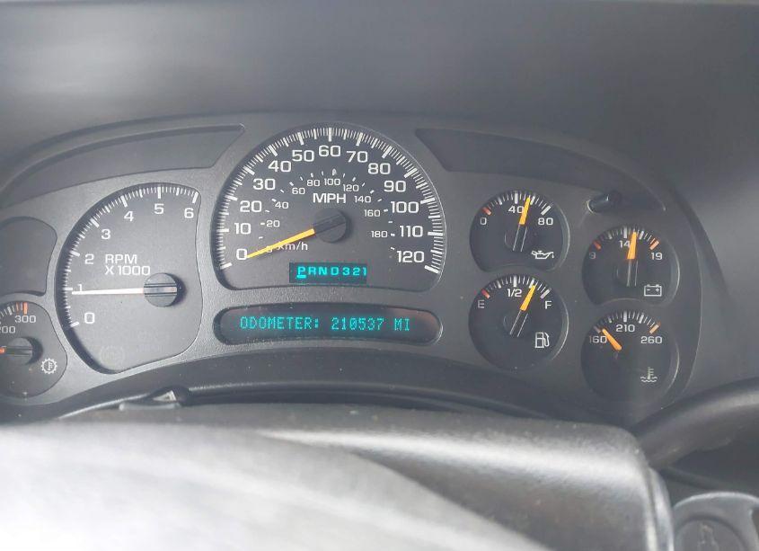 Photo 7 of 2003 Chevrolet Suburban 2500 LT (VIN 3GNGK26G23G227111)