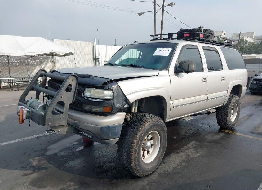 Photo 2 of 2004 Chevrolet Suburban 2500 LT (VIN 3GNGK26G34G276805)