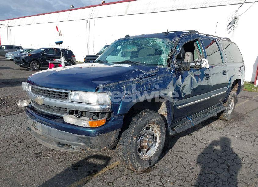 Photo 2 of 2005 Chevrolet Suburban 2500 LT (VIN 3GNGK26G45G198746)