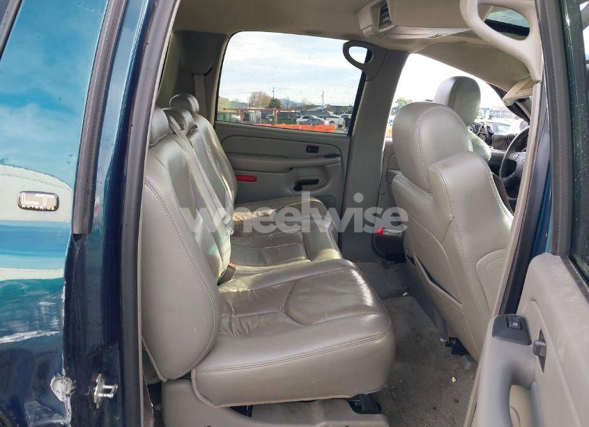 Photo 8 of 2005 Chevrolet Suburban 2500 LT (VIN 3GNGK26G45G198746)