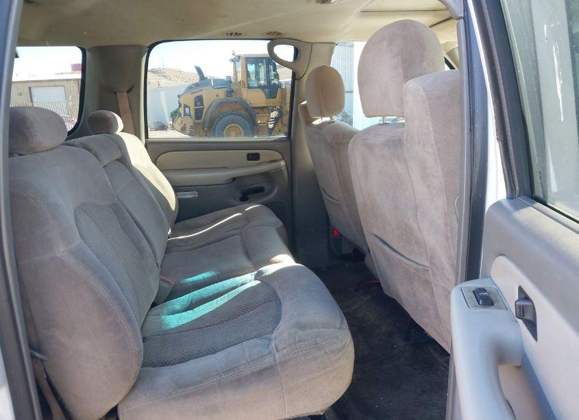 Photo 8 of 2001 Chevrolet Suburban 2500 LT (VIN 3GNGK26G51G269866)