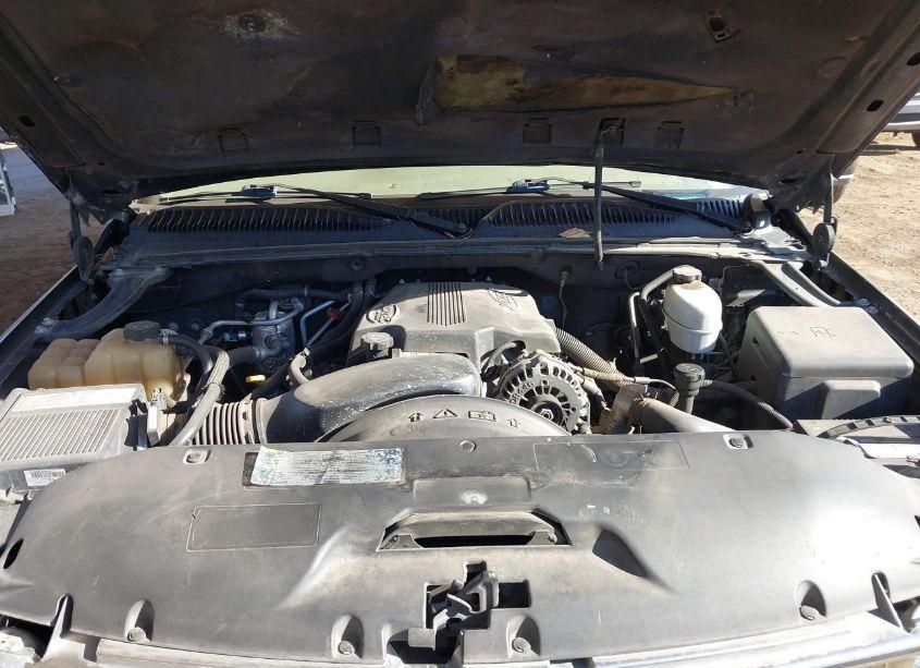 Photo 10 of 2005 Chevrolet Suburban 2500 LT (VIN 3GNGK26G55G196732)