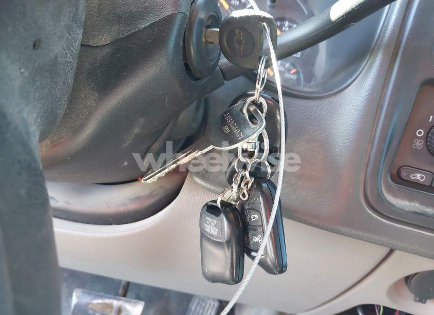 Photo 11 of 2003 Chevrolet Suburban 2500 LS (VIN 3GNGK26G73G226245)