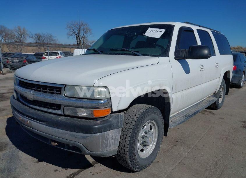 Photo 2 of 2003 Chevrolet Suburban 2500 LS (VIN 3GNGK26G73G226245)
